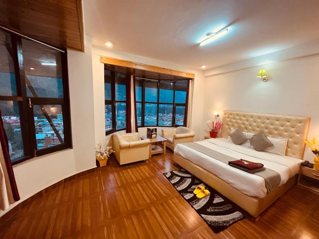 Hotel In Manali With Mountain View Near Mall Road Extérieur photo