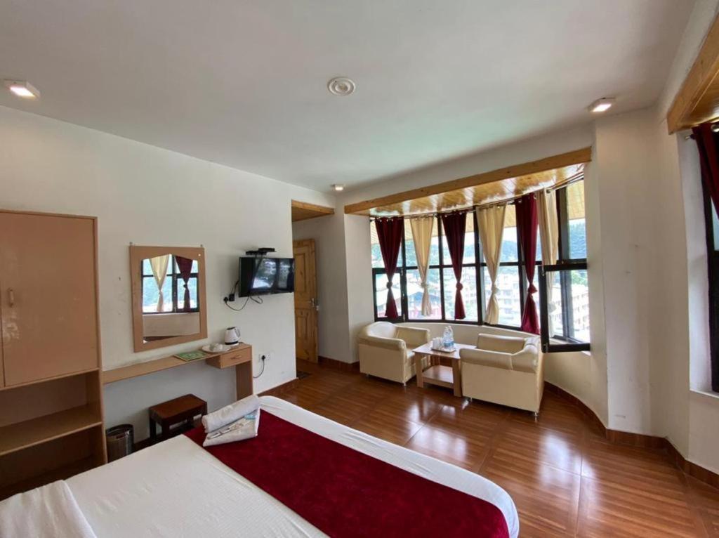 Hotel In Manali With Mountain View Near Mall Road Extérieur photo